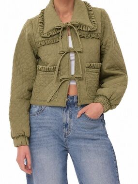 Avec Les Filles Ruffle Collar Quilted Tie Front Jacket Sage Green NWT Medium